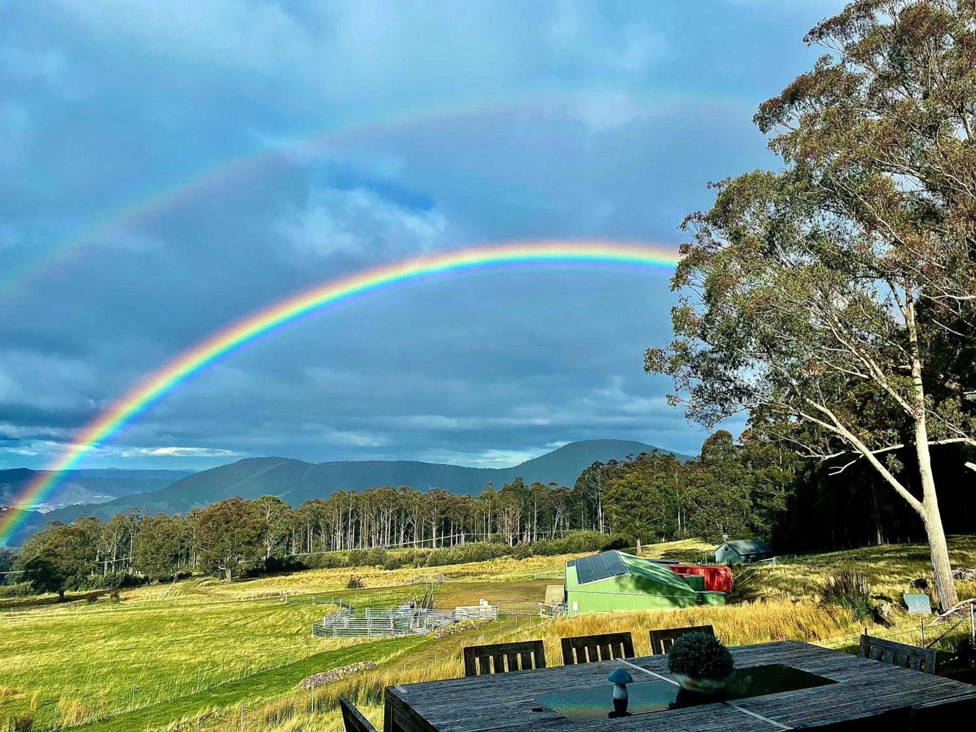 Amaroo With A View Set On A 50 Acre Hobby Farm Apartment Collinsvale ภายนอก รูปภาพ